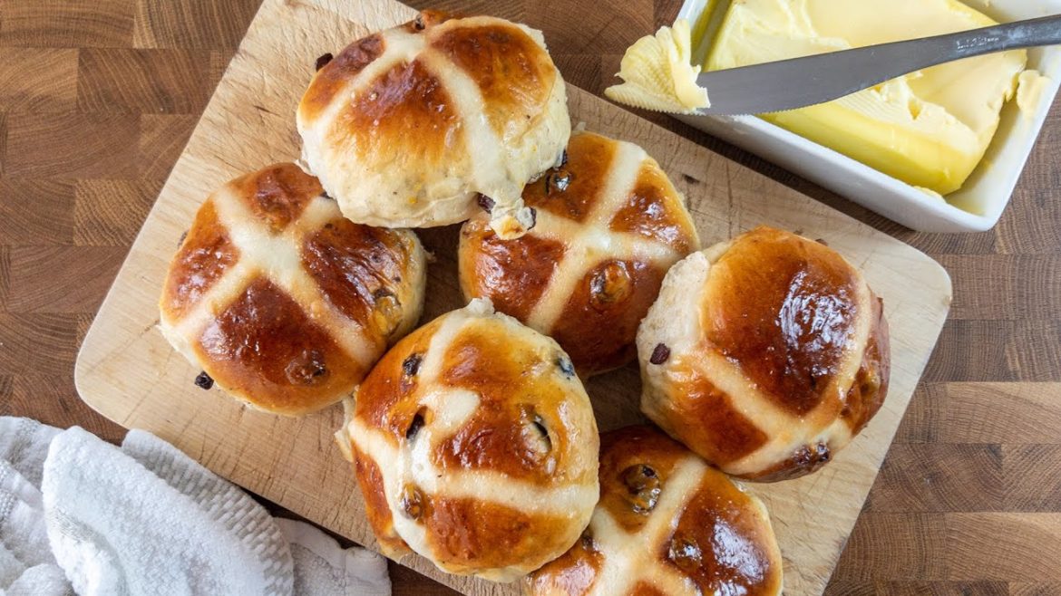 Easy-Homemade-Hot-Cross-Bun-Recipe Easy Homemade Hot Cross Bun Recipe