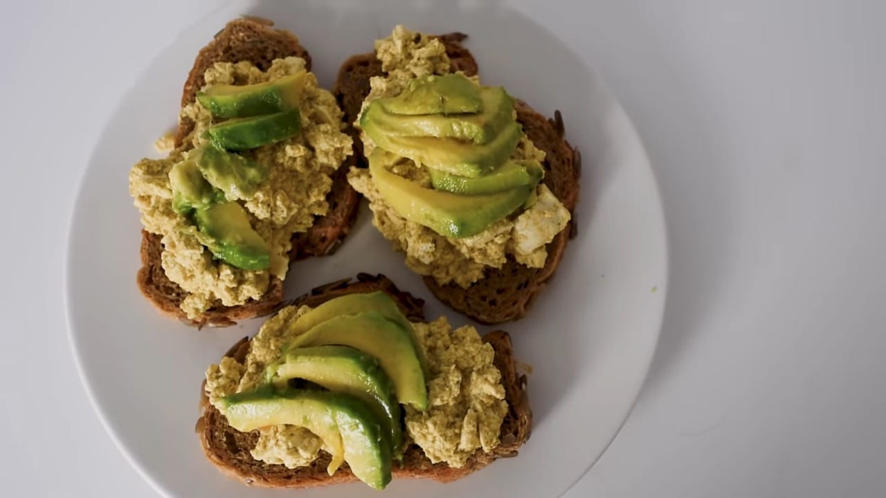 Healthy Vegan Breakfasts Ideas (Full Week) 10 Scrambled Tofu Toast