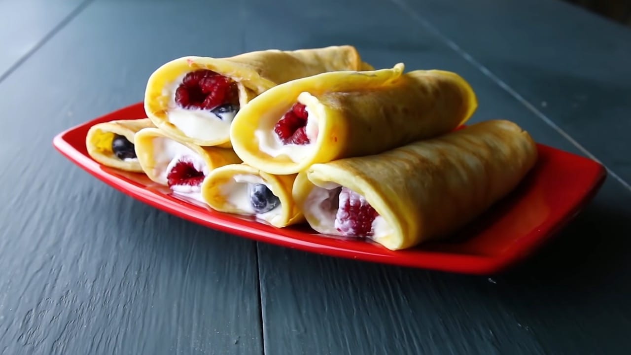 Crepes with fruit dessert Crepes with fruit dessert