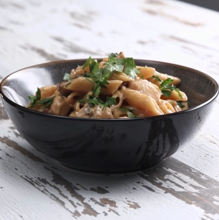 creamy mushroom chicken pasta