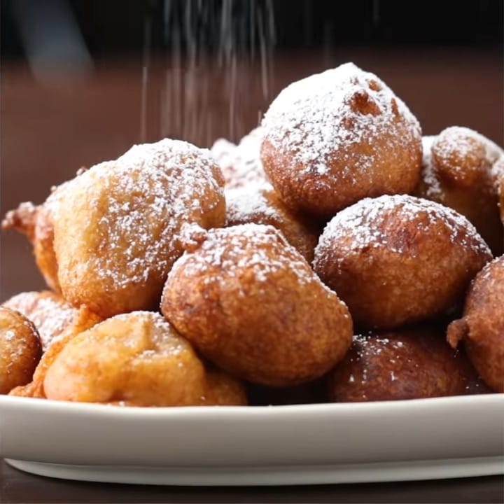 4 Desserts To Make With Ripe Bananas 6 BANANA FRITTERS