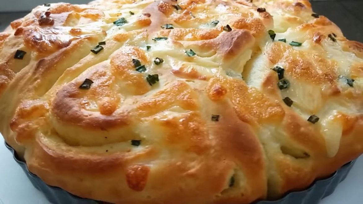 Delicious-and-Fluffy-Scallion-and-Garlic-Cheese-Bread Delicious and Fluffy Scallion and Garlic Cheese Bread