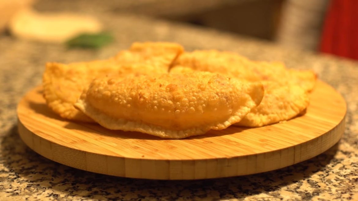 Easy-Turkish-Pastry-Recipe Turkish Puffy and Cheesy Pastry
