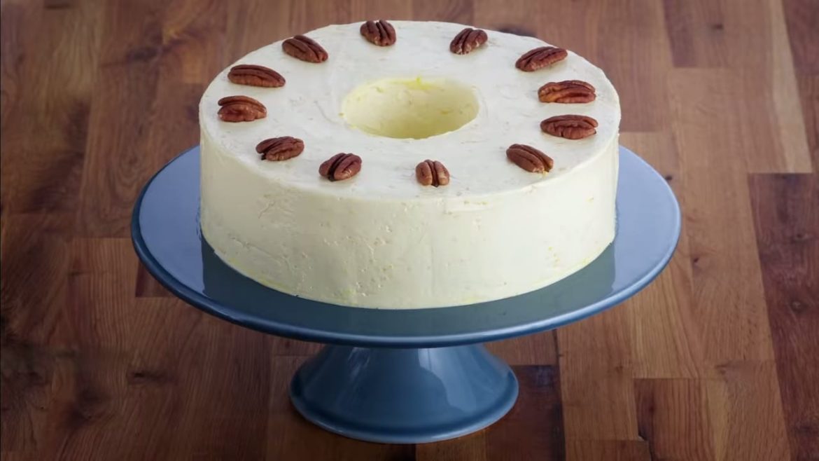 Professional Baker Teaches You How To Make PECAN TORTE