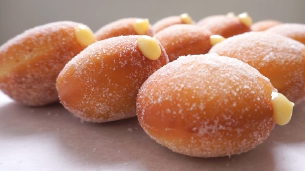 Melt-In-Your-Mouth-Vanilla-Custard-Cream-Donuts-Recipe Melt In Your Mouth Vanilla Custard Cream Donuts Recipe