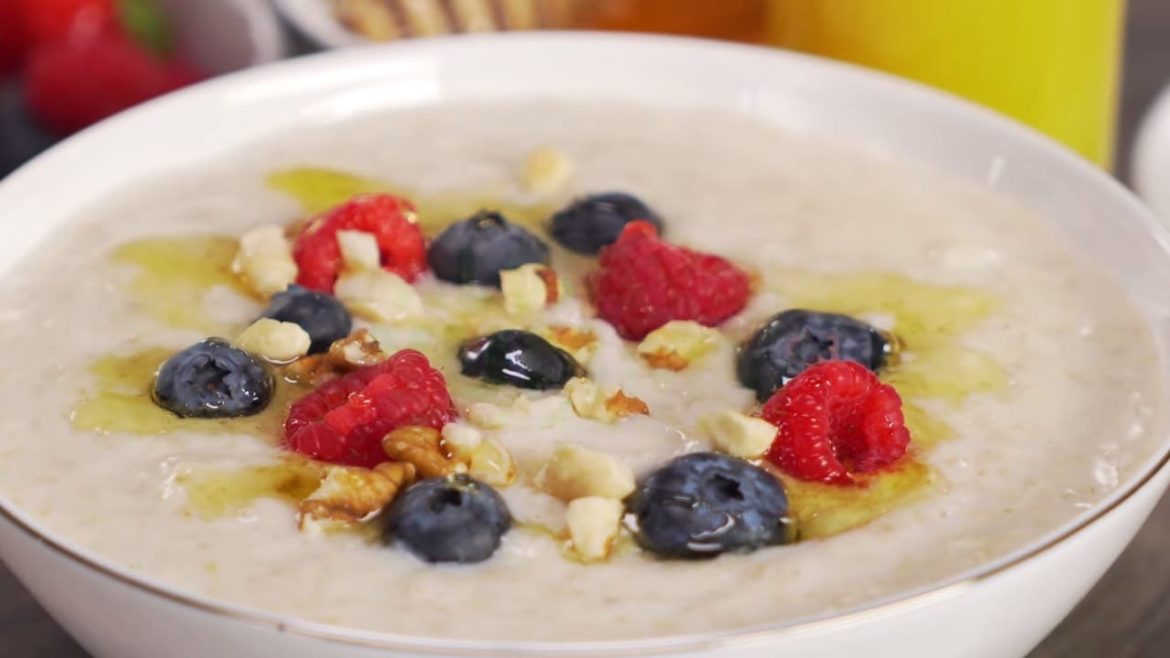 How to Make Perfect BREAKFAST PORRIDGE? Oatmeal Porridge In 10 Minutes