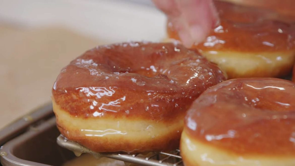 Described Video _ Salted Caramel Donuts for Casual Wedding _ Anna’s Occasions 00-07-24 Described Video | Salted Caramel Donuts for Casual Wedding | Anna's Occasions