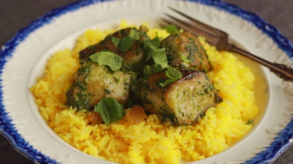 Mahi-mahi-with-Kale-Pesto-and-saffron-Rice Mahi-mahi with Kale Pesto and Saffron Rice
