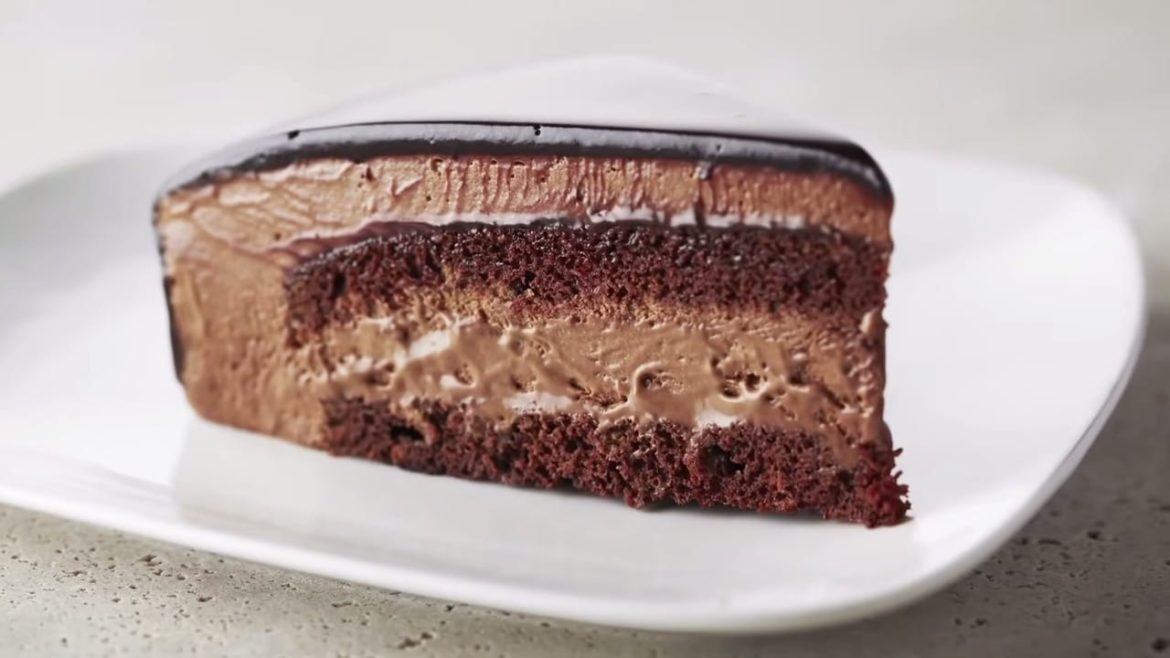Professional Baker Teaches You How To Make CHOCOLATE MOUSSE CAKE!