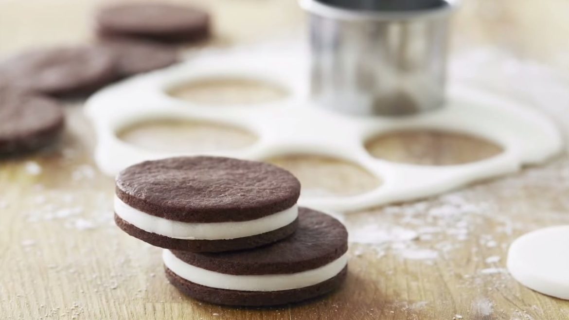 Professional Baker Teaches You How To Make OREOS