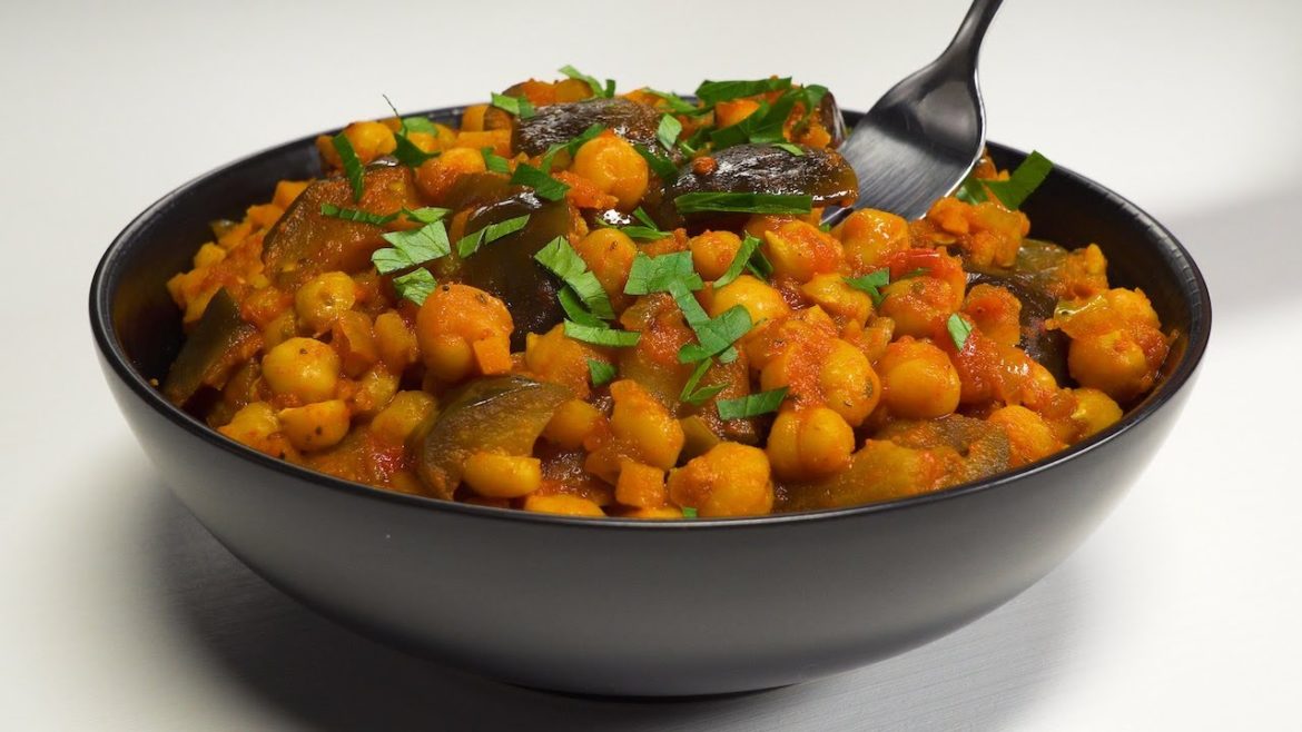 Greek EGGPLANT & CHICKPEA STEW Greek EGGPLANT & CHICKPEA STEW. Recipe by Always Yummy!