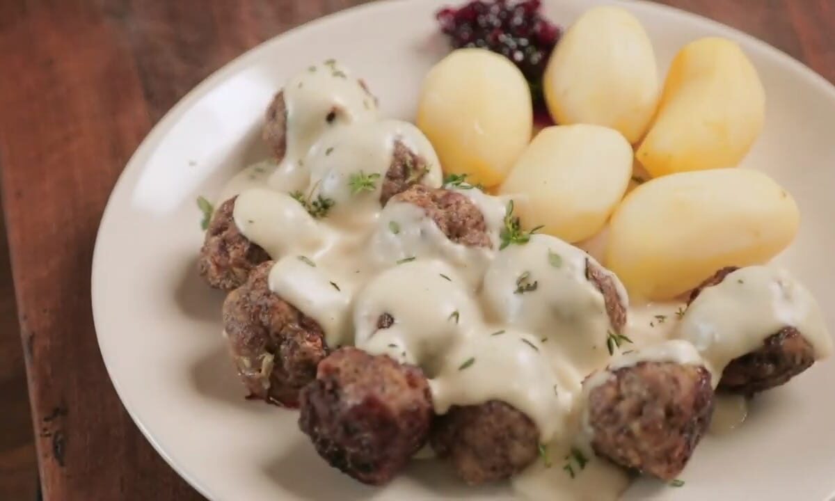 Meatballs recipe with creamy sauce