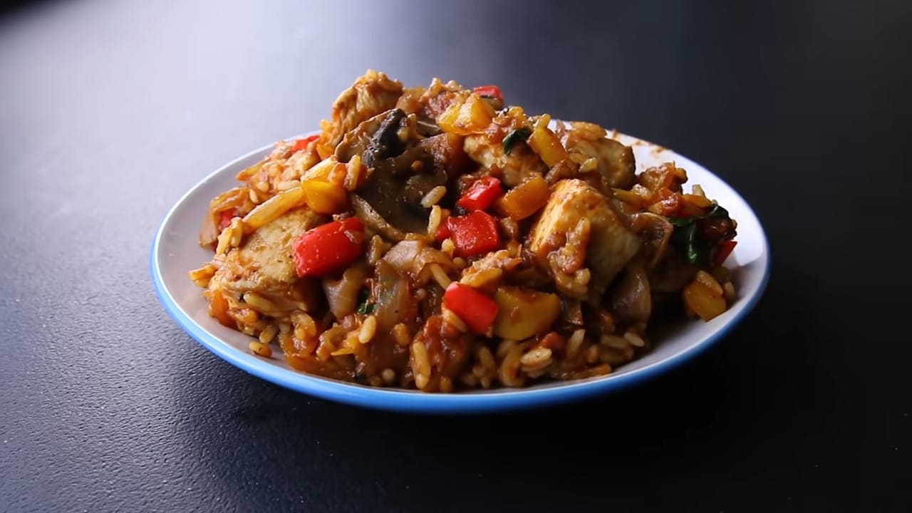 13 Healthy Chicken Recipes For Weight Loss 29 Chicken and rice stir friy