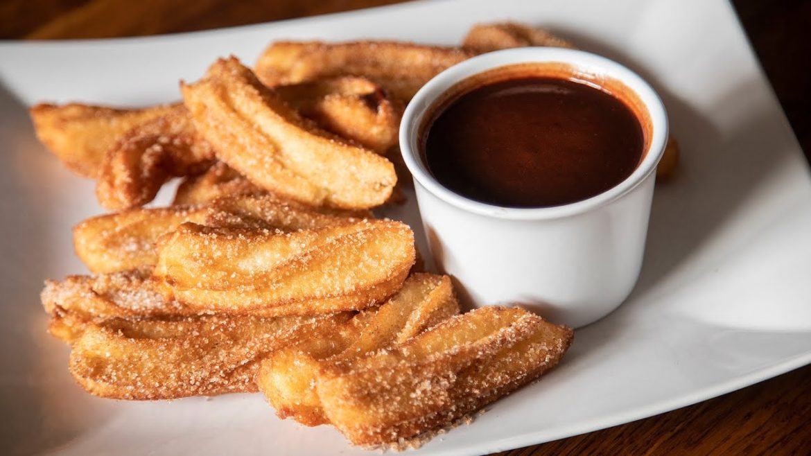 Easy and delicious CHURROS with chocolate sauce