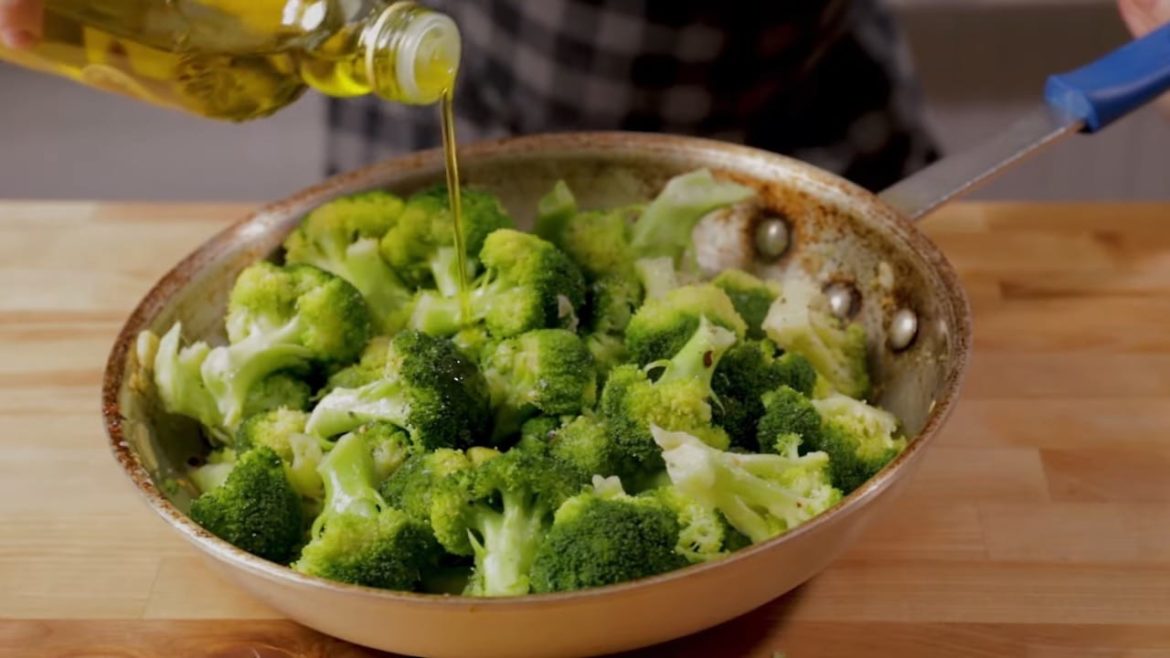 Garlic And Oil Broccoli
