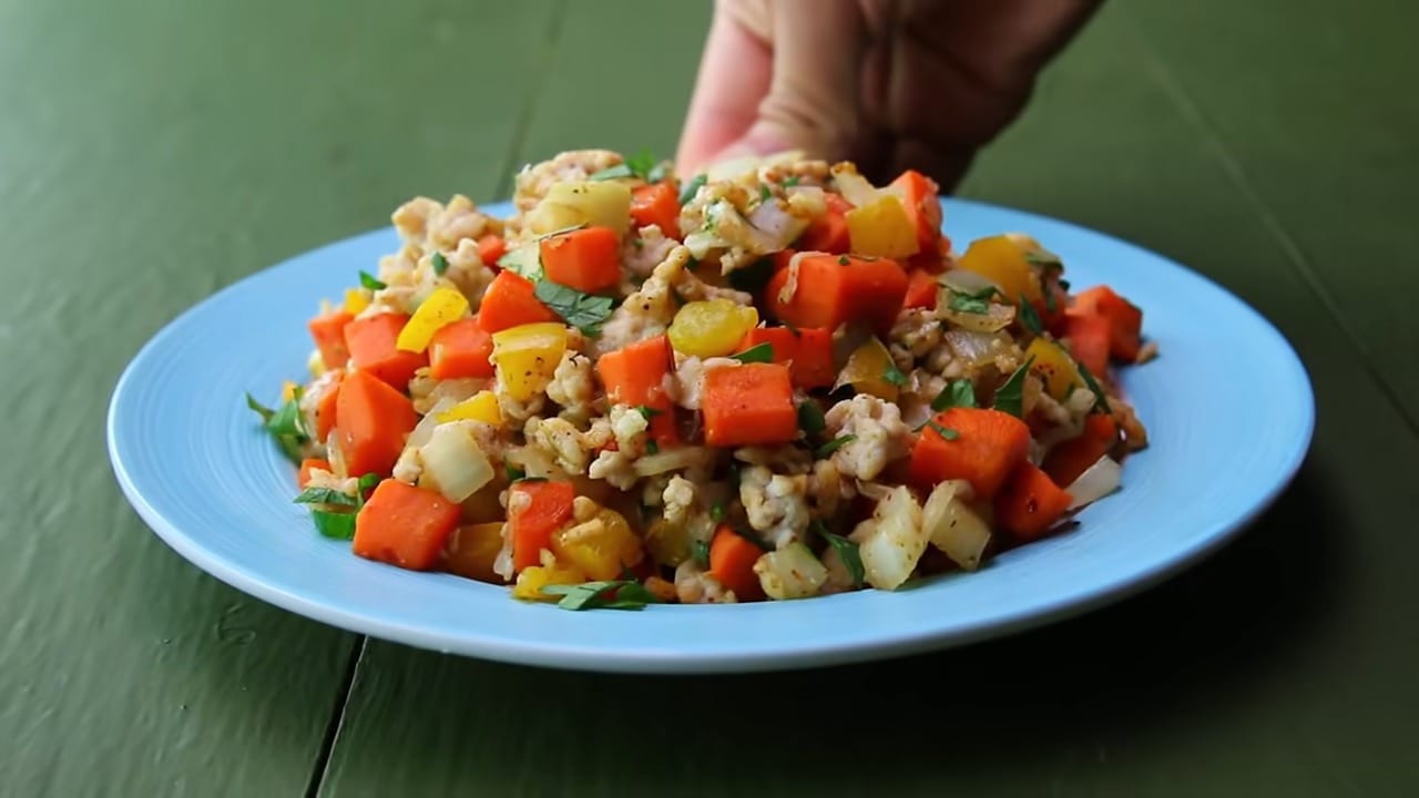 13 Healthy Chicken Recipes For Weight Loss 20 Ground chicken with carrots