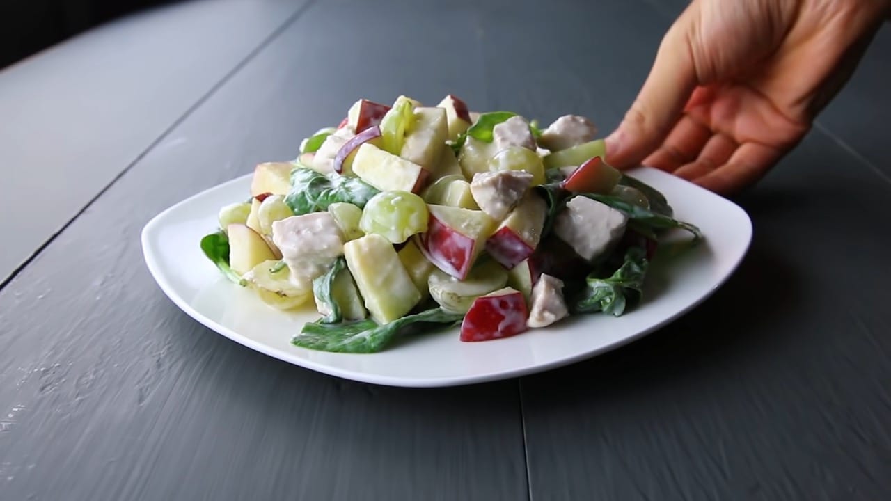 13 Healthy Chicken Recipes For Weight Loss 26 Chicken salad with fruits