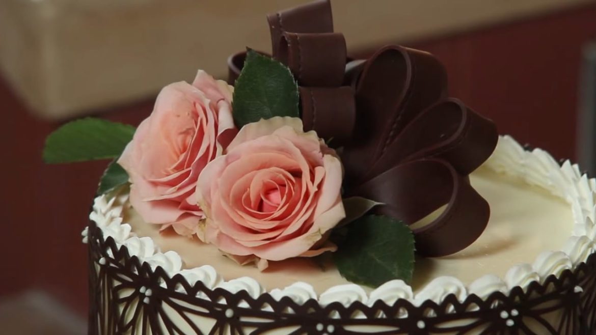 How to Make Ribbon Decorations Using Fondant and Modeling Chocolate