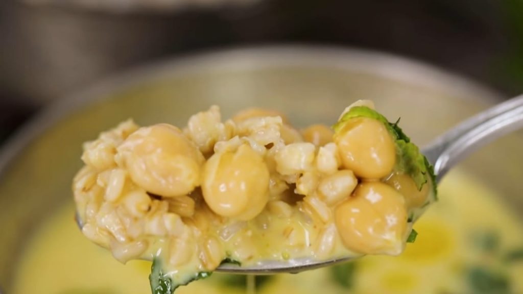 Ayran Aşi with Curry cold soup