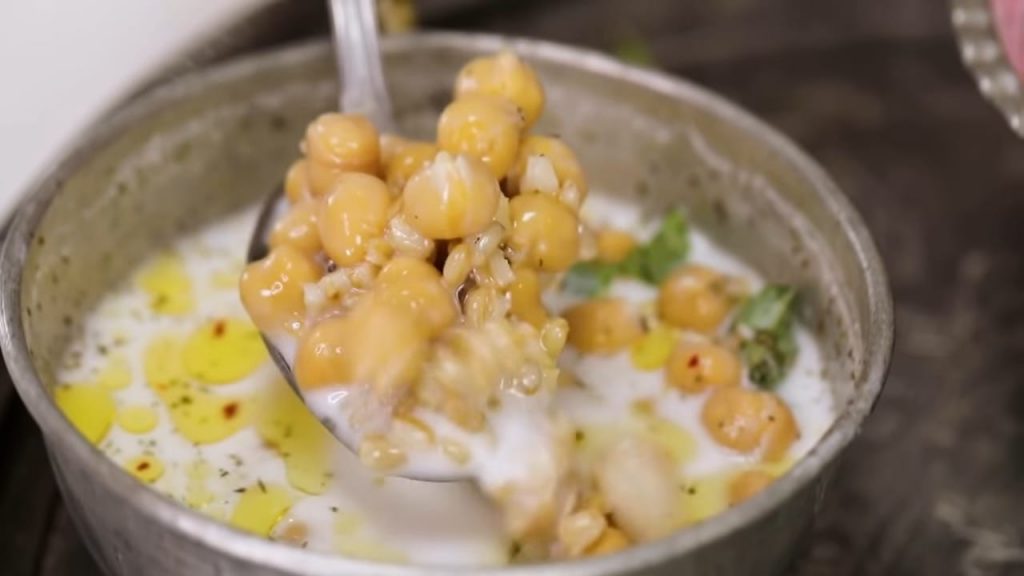 Ayran Aşi with Curry cold soup