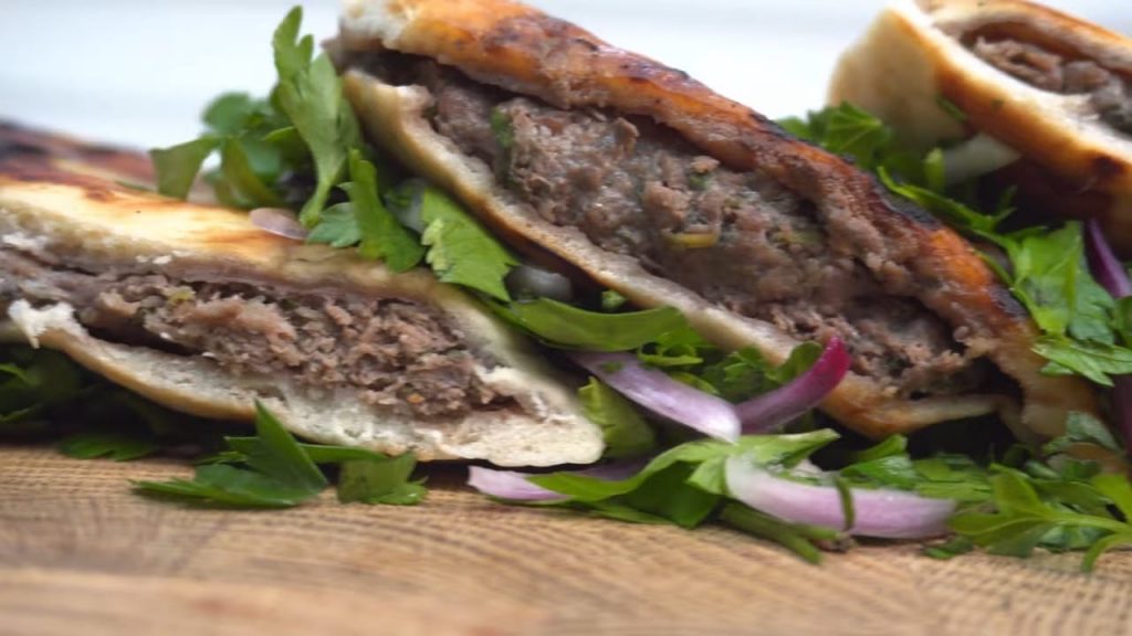 Easy grilled meat Pita Pockets 6 Easy grilled meat Pita Pockets Lebanese Arayes with a spiced meat filling
