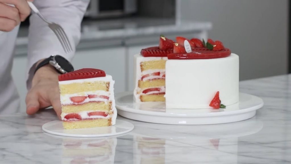 Korean style Strawberry Shortcake Best recipe with detailed instructions