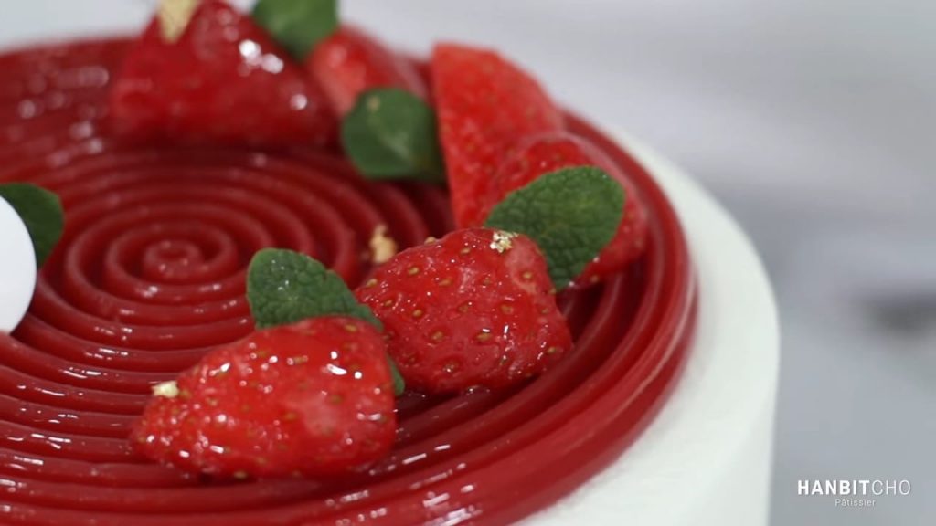 Korean style Strawberry Shortcake Best recipe with detailed instructions