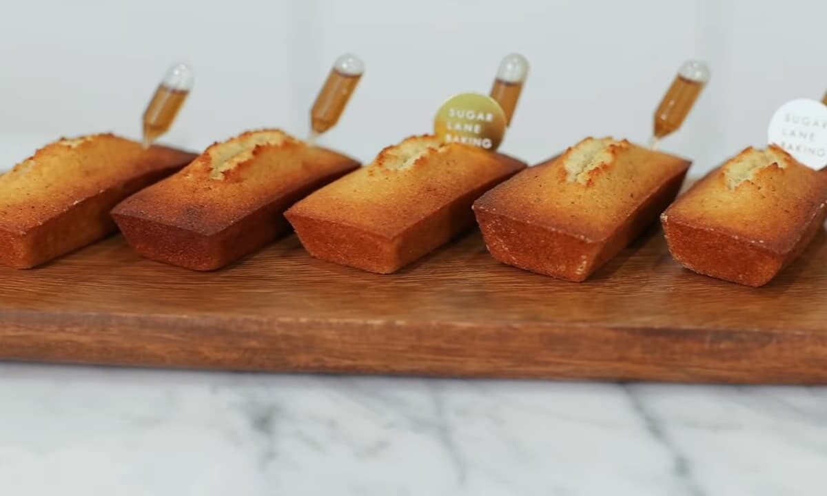 Classic Financier