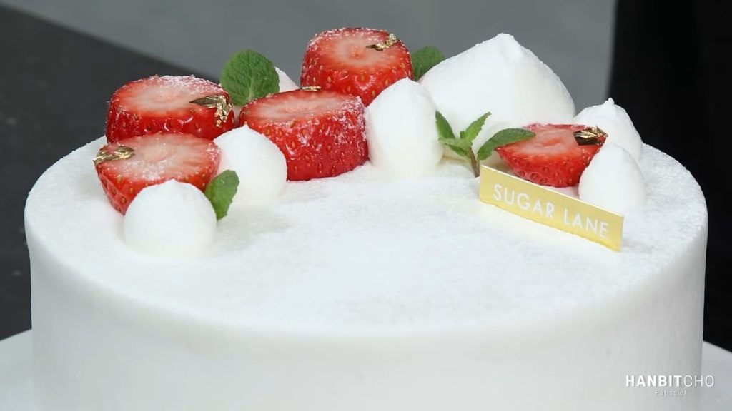 Strawberry Cake with whipped cream 7 Strawberry Cake with whipped cream Korean Style Delicious Shortcake