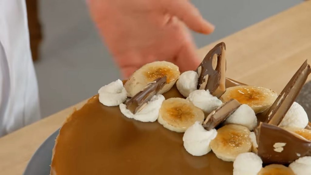 Banana Toffee CHEESECAKE - Made by Anna Olson 17 Banana Toffee CHEESECAKE