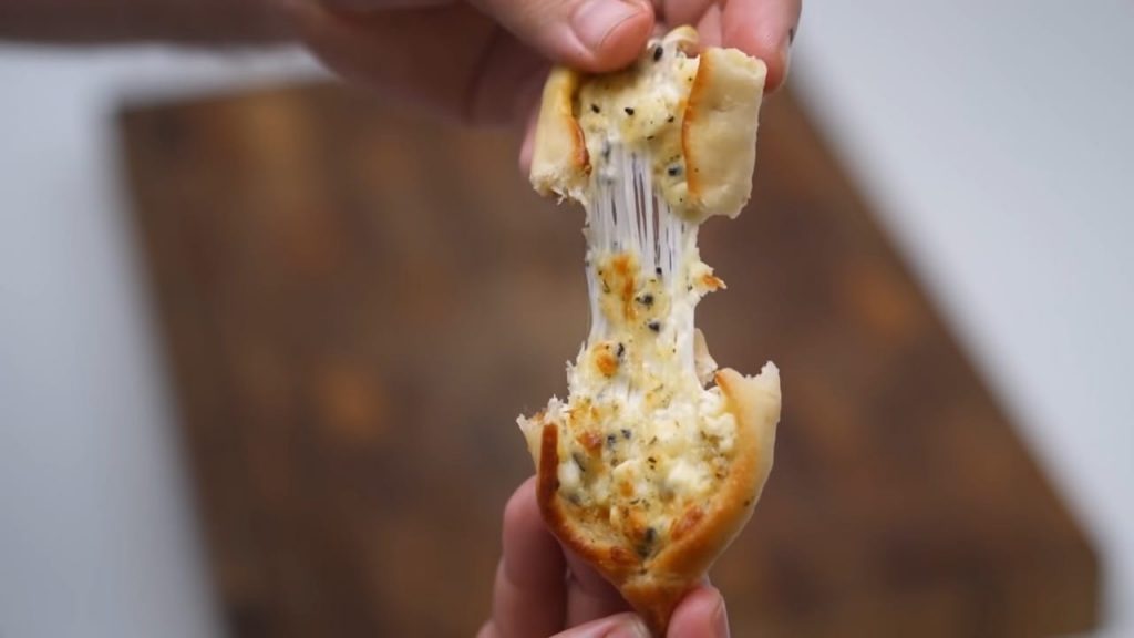 The DELICIOUS Savoury Pies Every Middle Easterner Loves 9 Fatayer Savoury Pies