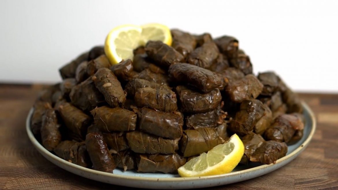 Stuffed Grape vine Leaves the Egyptian way Stuffed Grape vine Leaves the Egyptian way