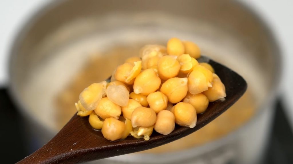 The Secret To SMOOTH Homemade Hummus