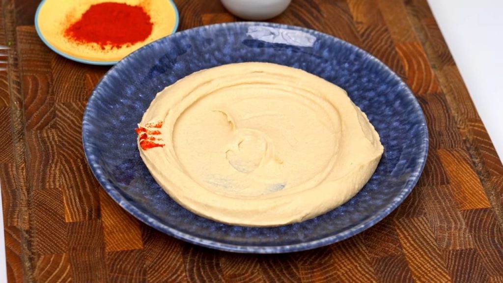The Secret To SMOOTH Homemade Hummus