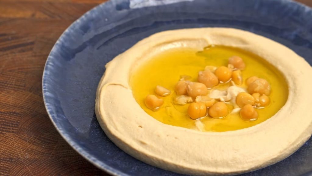 The Secret To SMOOTH Homemade Hummus