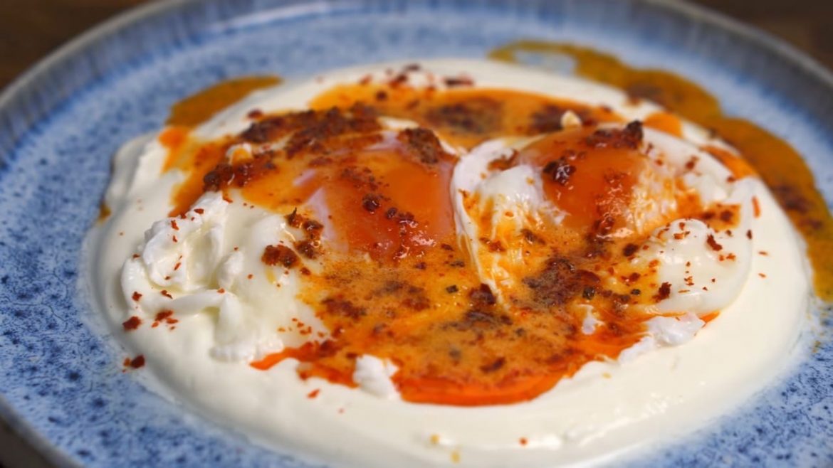 Turkish poached egg recipe Turkish poached egg recipe