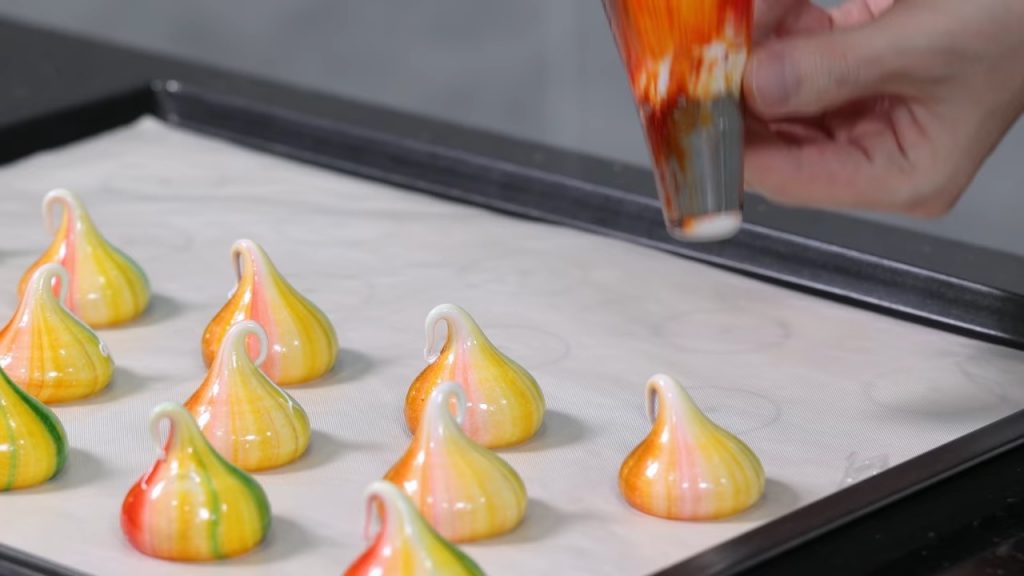 Rainbow Meringue Kisses 7 Rainbow Meringue Kisses