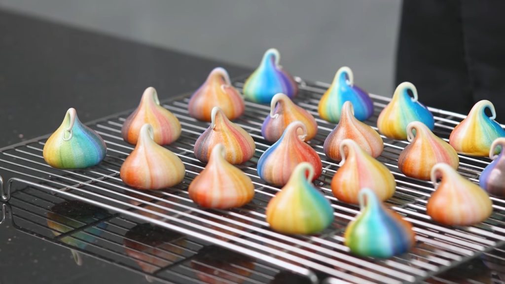 Rainbow Meringue Kisses 17 Rainbow Meringue Kisses