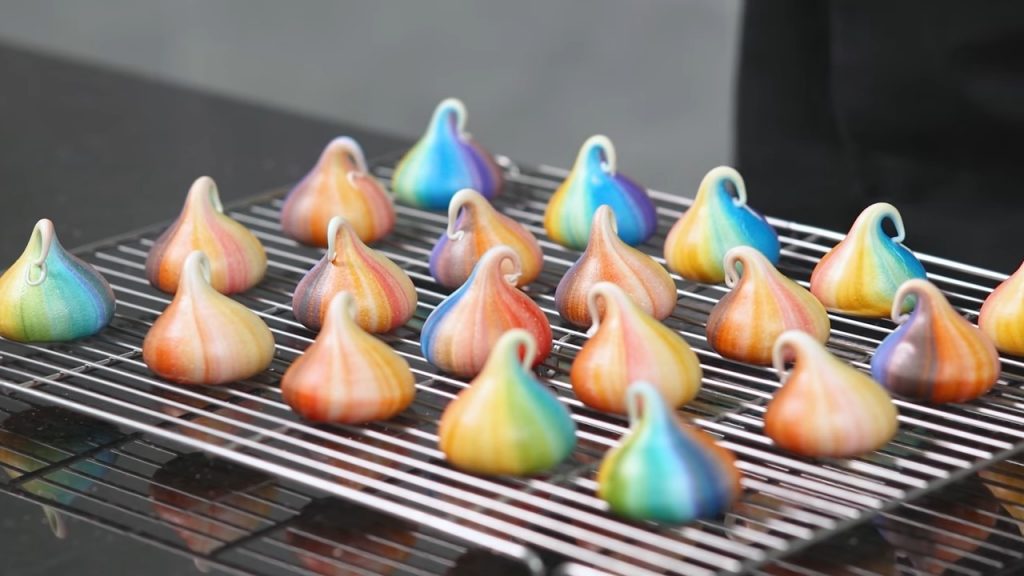 Rainbow Meringue Kisses 20 Rainbow Meringue Kisses