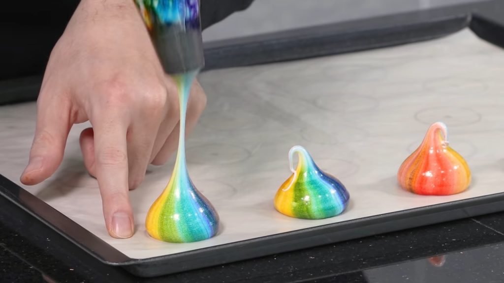 Rainbow Meringue Kisses 26 Rainbow Meringue Kisses