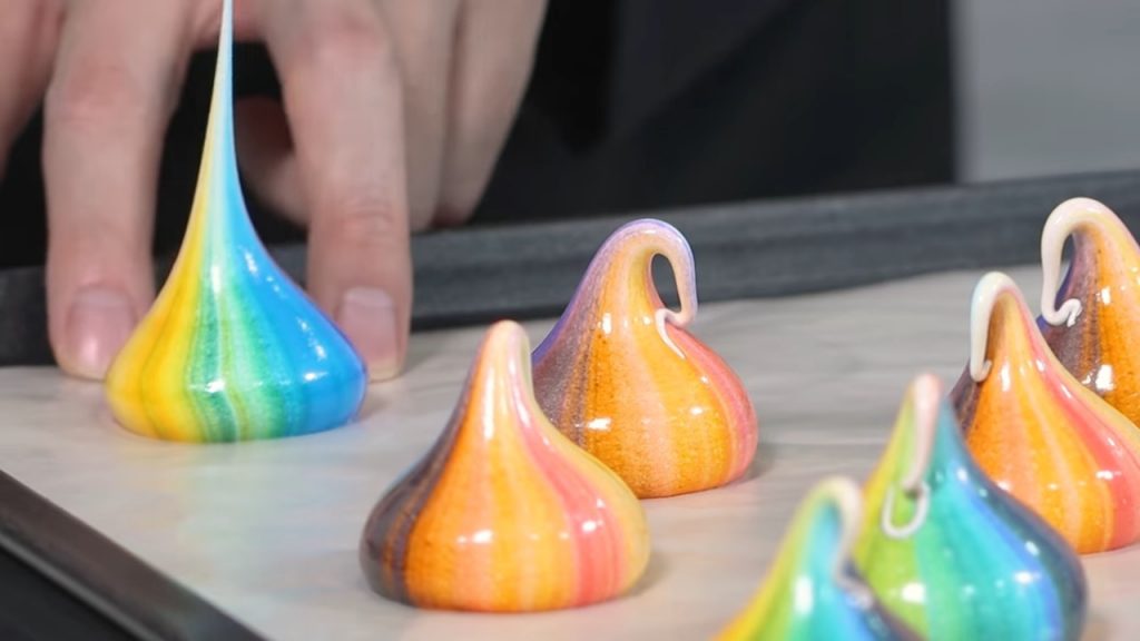 Rainbow Meringue Kisses 11 Rainbow Meringue Kisses