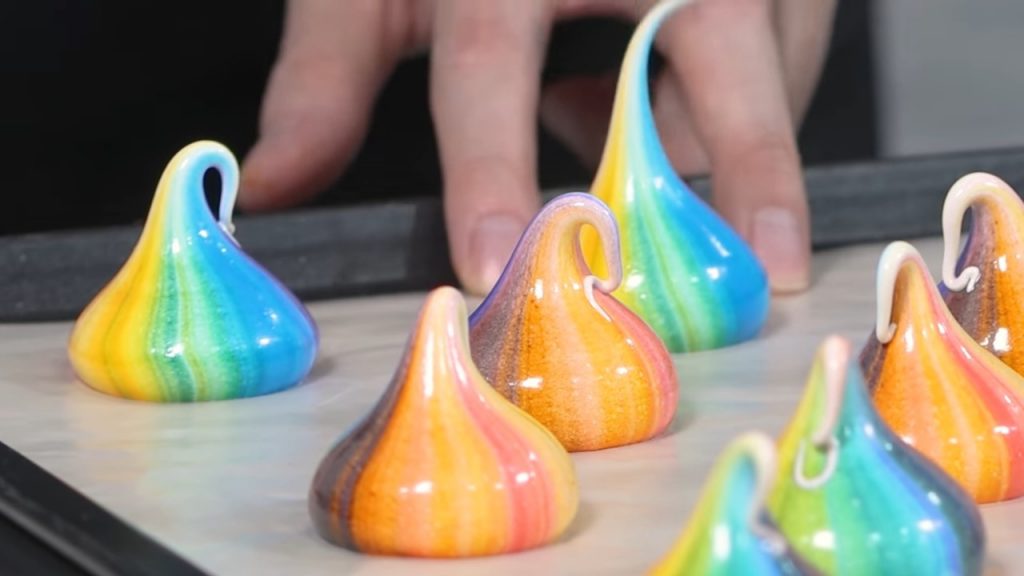 Rainbow Meringue Kisses 13 Rainbow Meringue Kisses