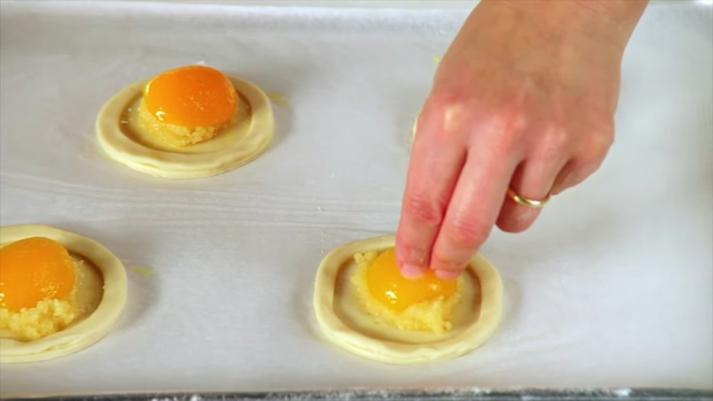 3 PUFF PASTRY TARTS 24 PUFF PASTRY TARTS