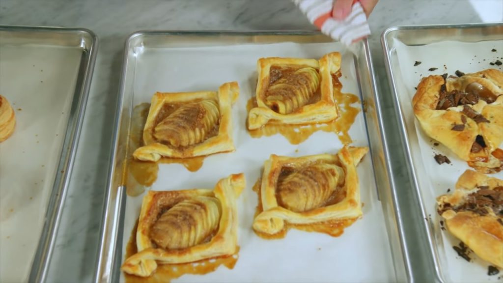 3 PUFF PASTRY TARTS 33 PUFF PASTRY TARTS