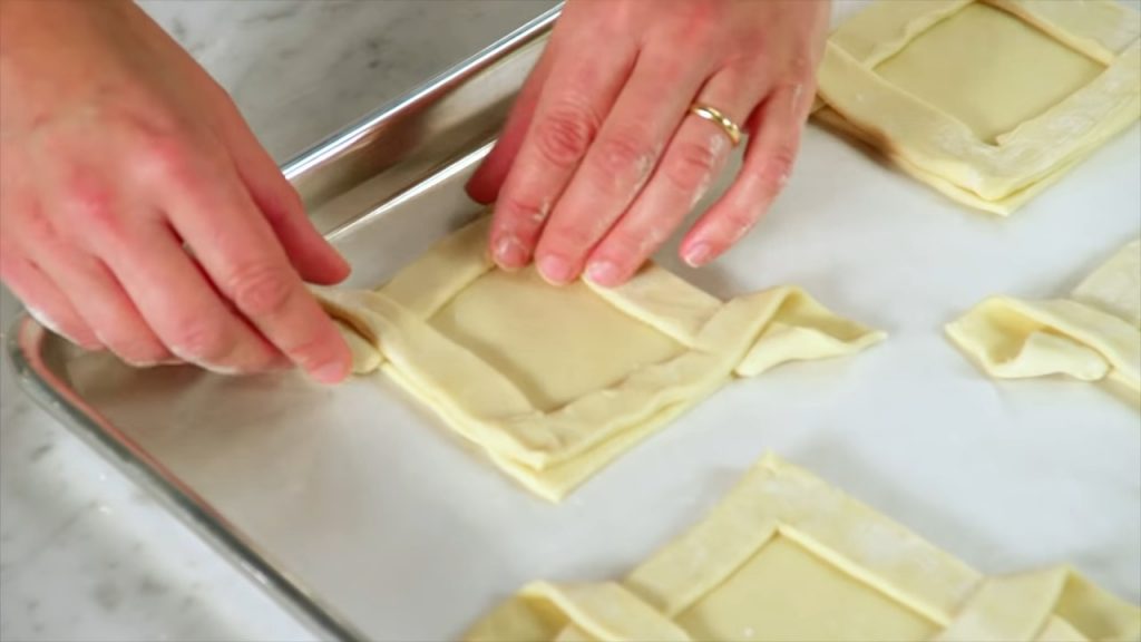 3 PUFF PASTRY TARTS 10 PUFF PASTRY TARTS