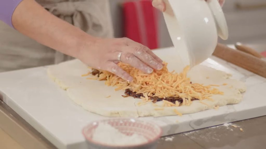 BRAIDED ONION CHEESE BREAD