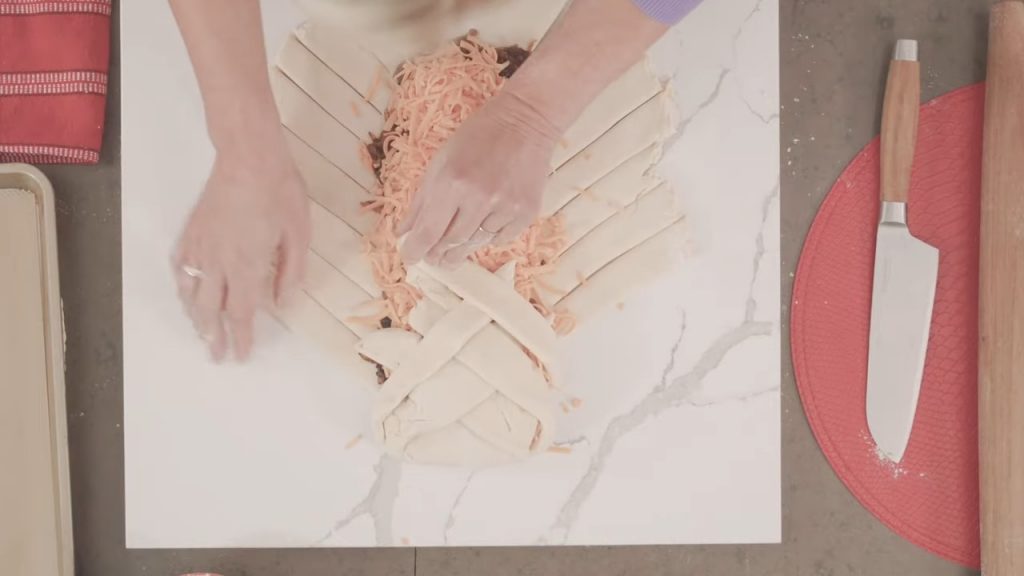 BRAIDED ONION CHEESE BREAD