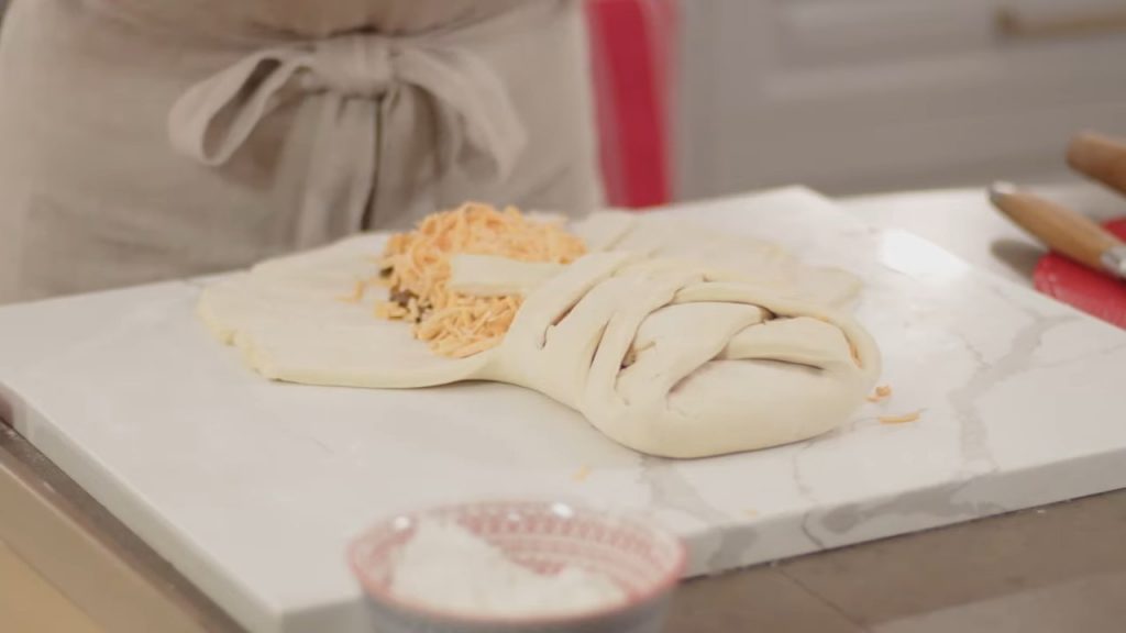 BRAIDED ONION CHEESE BREAD