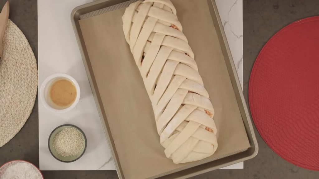 BRAIDED ONION CHEESE BREAD