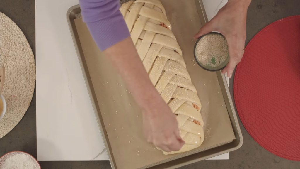 BRAIDED ONION CHEESE BREAD